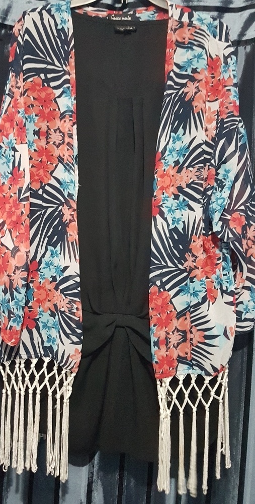 <<<SOLD>>>>>>>>>>4 pc bundle - Picture 4 of 4